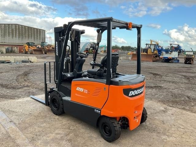 Doosan B25X-7 PLUS - Elektrický vysokozdvižný vozík: obrázek 2 Doosan B25X-7 PLUS - Elektrický vysokozdvižný vozík: obrázek 2