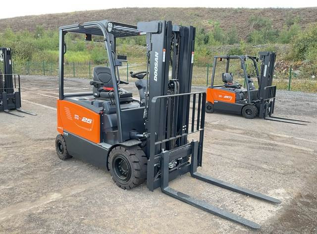 Doosan B25X-7 PLUS - Elektrický vysokozdvižný vozík: obrázek 4 Doosan B25X-7 PLUS - Elektrický vysokozdvižný vozík: obrázek 4