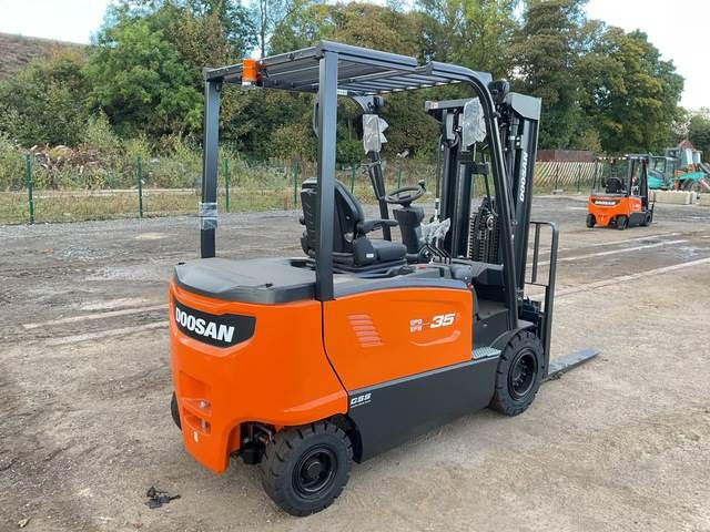 Doosan B35X-7 PLUS - Elektrický vysokozdvižný vozík: obrázek 3 Doosan B35X-7 PLUS - Elektrický vysokozdvižný vozík: obrázek 3