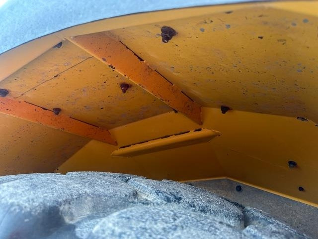 Kloubový sklápěč Volvo A25F: obrázek 14