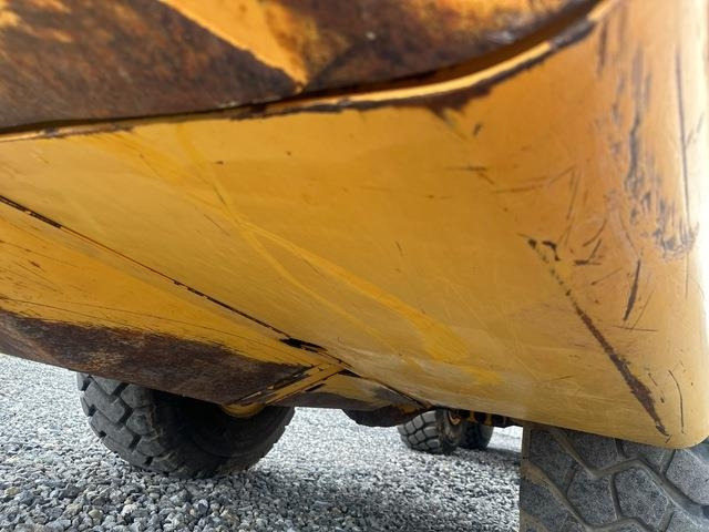 Kloubový sklápěč Volvo A25F: obrázek 13