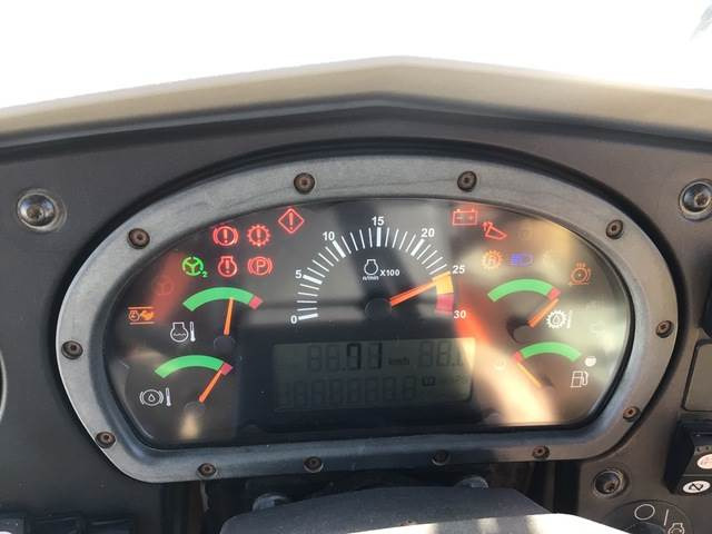 Pevný dempr CAT 777F: obrázek 22