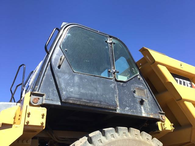 Pevný dempr CAT 777F: obrázek 14