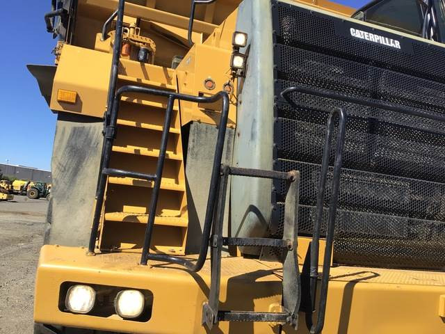 Pevný dempr CAT 777F: obrázek 11