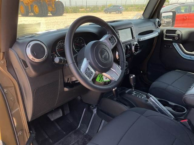Osobní auto Jeep Wrangler JK Command: obrázek 11