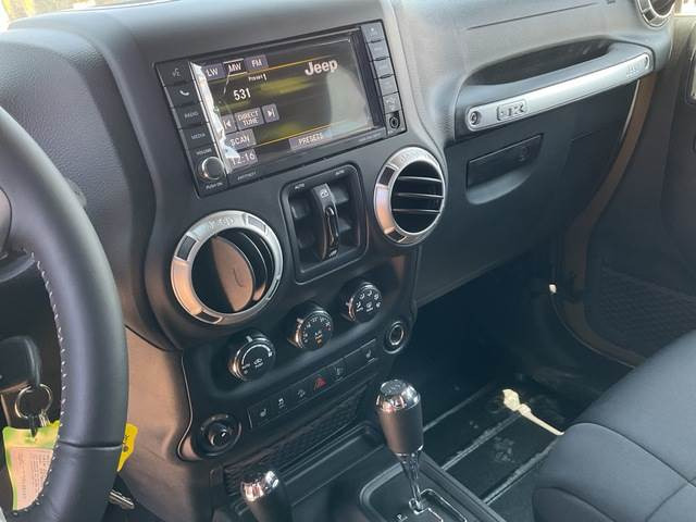 Osobní auto Jeep Wrangler JK Command: obrázek 15