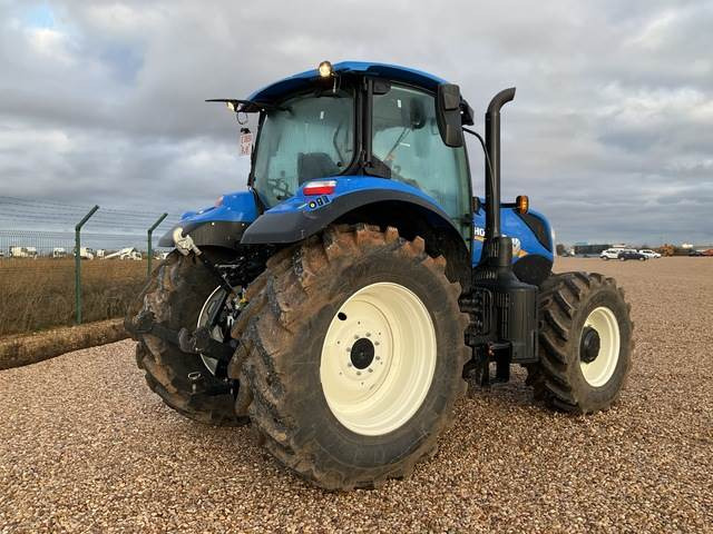 New Holland T7.165S - Traktor: obrázek 3 New Holland T7.165S - Traktor: obrázek 3