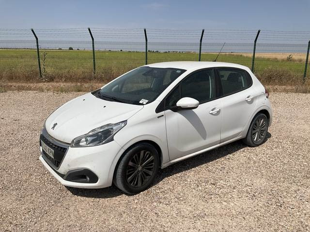 Peugeot 208 Signature PureTech 82 - Osobní auto: obrázek 1 Peugeot 208 Signature PureTech 82 - Osobní auto: obrázek 1