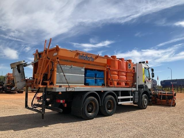 Renault Kerax 380DXI - Vozidlo pro zimní údržbu: obrázek 3 Renault Kerax 380DXI - Vozidlo pro zimní údržbu: obrázek 3