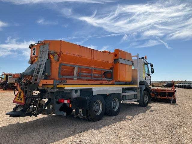 Renault Kerax 430DXI - Vozidlo pro zimní údržbu: obrázek 3 Renault Kerax 430DXI - Vozidlo pro zimní údržbu: obrázek 3