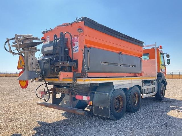 Renault Kerax 430DXI - Vozidlo pro zimní údržbu: obrázek 3 Renault Kerax 430DXI - Vozidlo pro zimní údržbu: obrázek 3