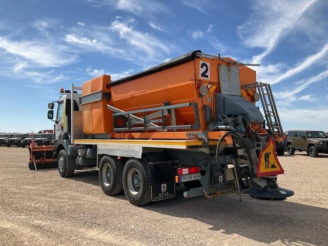 Renault Kerax 430DXI - Vozidlo pro zimní údržbu: obrázek 2 Renault Kerax 430DXI - Vozidlo pro zimní údržbu: obrázek 2