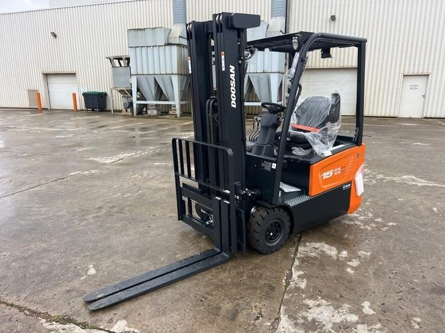 Doosan B15T-7 PLUS - Elektrický vysokozdvižný vozík: obrázek 1 Doosan B15T-7 PLUS - Elektrický vysokozdvižný vozík: obrázek 1