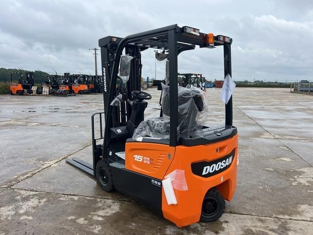 Doosan B15T-7 PLUS - Elektrický vysokozdvižný vozík: obrázek 2 Doosan B15T-7 PLUS - Elektrický vysokozdvižný vozík: obrázek 2