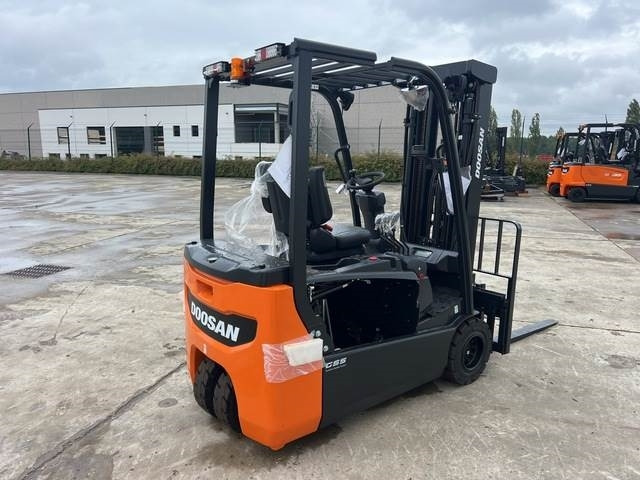 Doosan B20T-7 PLUS - Elektrický vysokozdvižný vozík: obrázek 3 Doosan B20T-7 PLUS - Elektrický vysokozdvižný vozík: obrázek 3