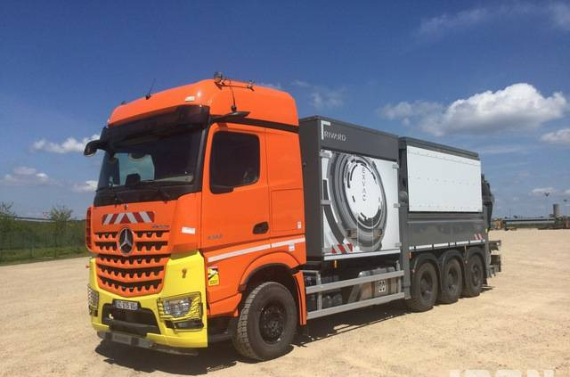 Rivard - Mercedes-Benz EXVAC - Arocs 3253 8x4 - Čistič odpadových jam: obrázek 1 Rivard - Mercedes-Benz EXVAC - Arocs 3253 8x4 - Čistič odpadových jam: obrázek 1