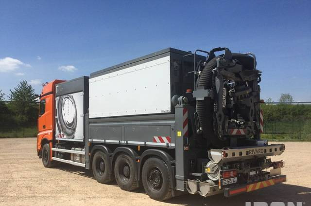 Rivard - Mercedes-Benz EXVAC - Arocs 3253 8x4 - Čistič odpadových jam: obrázek 4 Rivard - Mercedes-Benz EXVAC - Arocs 3253 8x4 - Čistič odpadových jam: obrázek 4