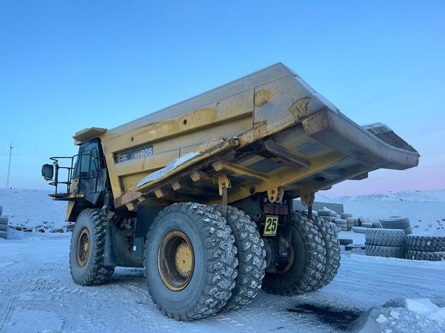 Komatsu HD605-7EO - Pevný dempr: obrázek 2 Komatsu HD605-7EO - Pevný dempr: obrázek 2