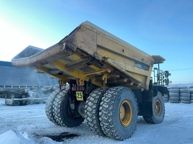 Komatsu HD605-7EO - Pevný dempr: obrázek 3 Komatsu HD605-7EO - Pevný dempr: obrázek 3