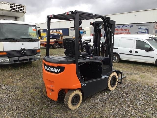Doosan B25X-7 PLUS - Elektrický vysokozdvižný vozík: obrázek 3 Doosan B25X-7 PLUS - Elektrický vysokozdvižný vozík: obrázek 3