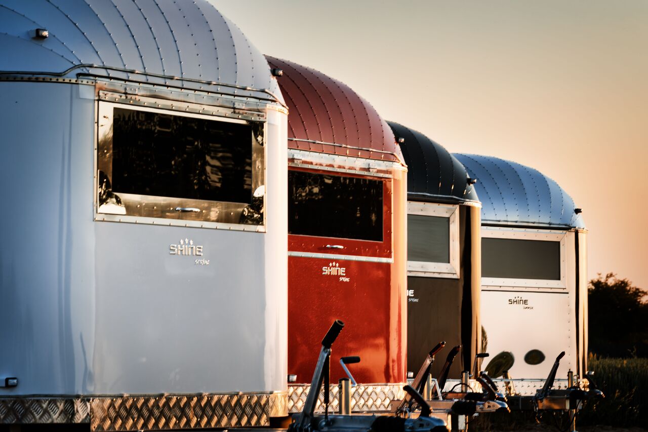 SHINE Spring RED - Prodejní přívěs: obrázek 2 SHINE Spring RED - Prodejní přívěs: obrázek 2