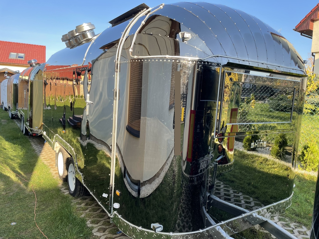 SHINE Summer S BLACK - Prodejní přívěs: obrázek 2 SHINE Summer S BLACK - Prodejní přívěs: obrázek 2