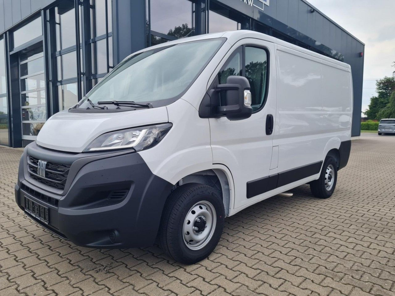 Fiat Ducato 30 Kasten L1H1 KLIMA PDC REGALE TEMPOMAT - Malá dodávka: obrázek 2 Fiat Ducato 30 Kasten L1H1 KLIMA PDC REGALE TEMPOMAT - Malá dodávka: obrázek 2