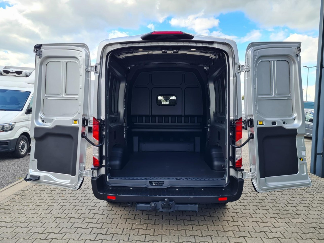 Ford Transit 3,5t Kasten Doka TDCi L3 Trend AHK PDC KAMERA - Furgon, Dodávka s dvojitou kabinou: obrázek 5 Ford Transit 3,5t Kasten Doka TDCi L3 Trend AHK PDC KAMERA - Furgon, Dodávka s dvojitou kabinou: obrázek 5