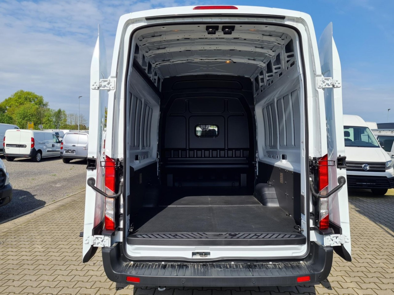 Ford Transit 350 Kasten L4H3 Doka Trend Mixto RWD - Furgon, Dodávka s dvojitou kabinou: obrázek 5 Ford Transit 350 Kasten L4H3 Doka Trend Mixto RWD - Furgon, Dodávka s dvojitou kabinou: obrázek 5