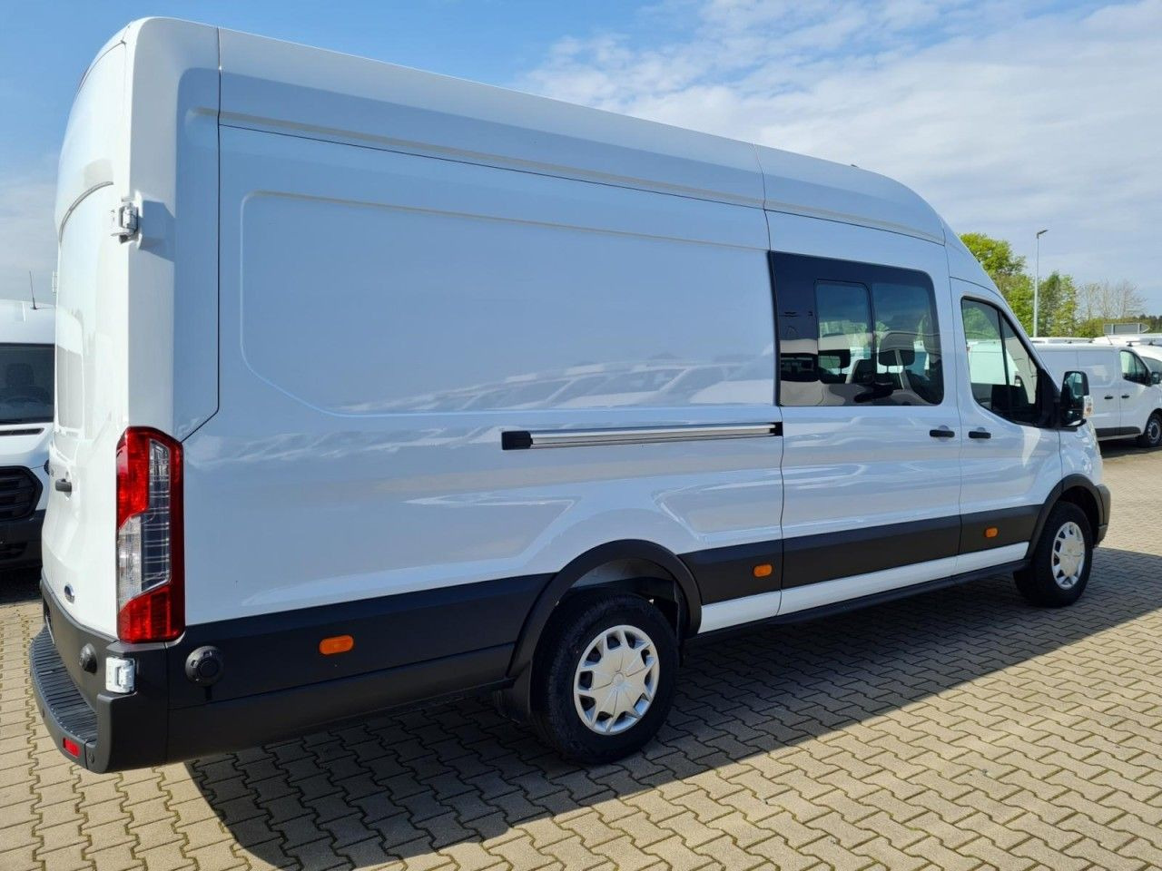 Ford Transit 350 Kasten L4H3 Doka Trend Mixto RWD - Furgon, Dodávka s dvojitou kabinou: obrázek 4 Ford Transit 350 Kasten L4H3 Doka Trend Mixto RWD - Furgon, Dodávka s dvojitou kabinou: obrázek 4
