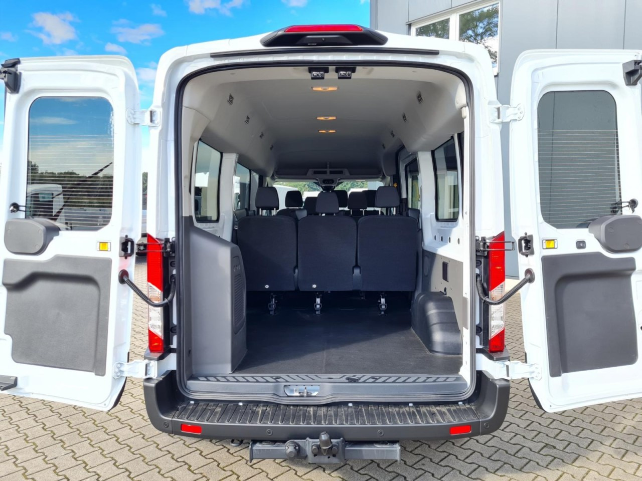 Ford Transit 350 Kombi TDCi L3 Trend 9 Sitzer AUTOMATIK - Minibus, Mikrobus: obrázek 5 Ford Transit 350 Kombi TDCi L3 Trend 9 Sitzer AUTOMATIK - Minibus, Mikrobus: obrázek 5