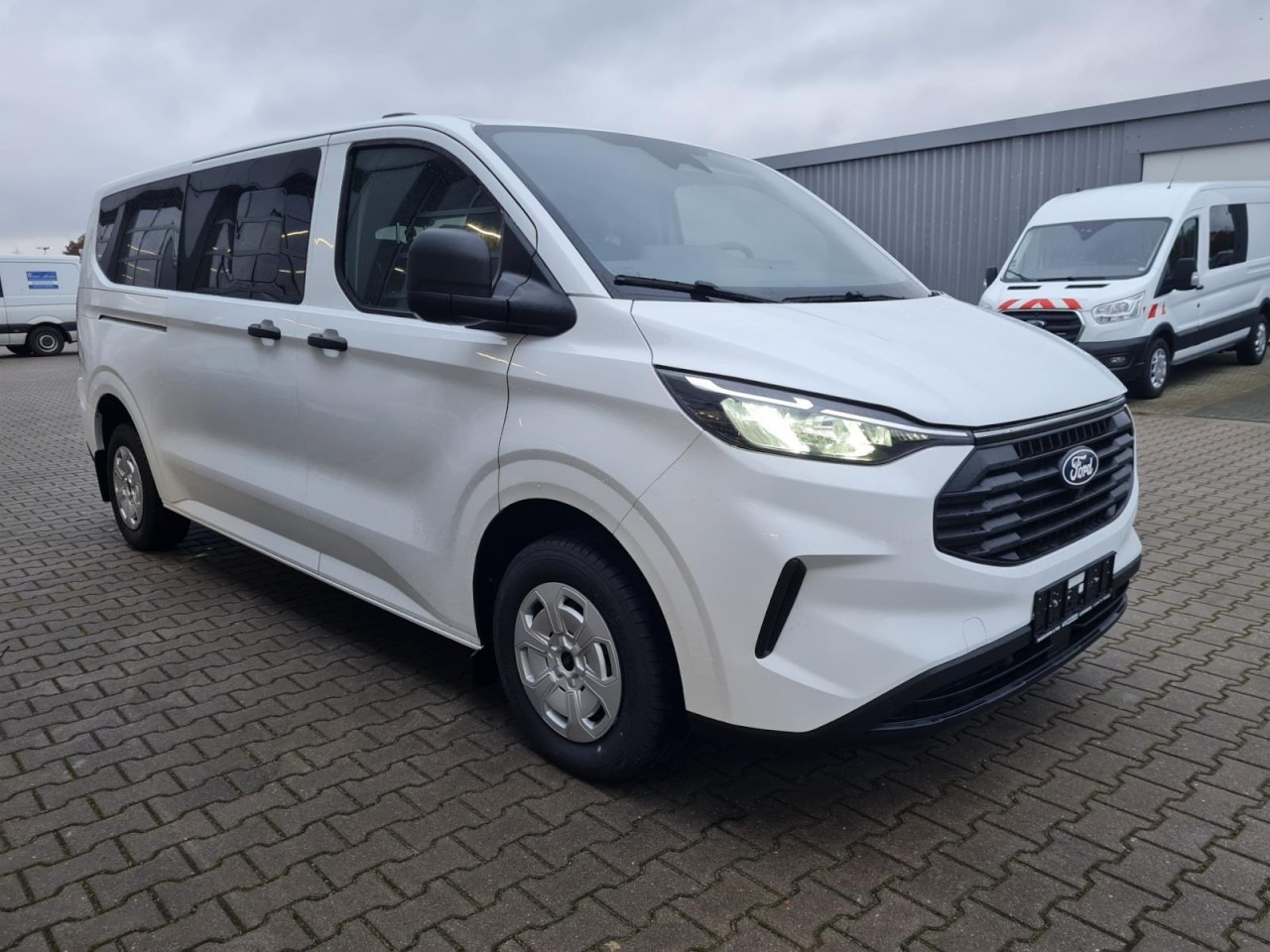 Ford Transit Custom Kombi 320 L2 Trend 9 Sitze KAMERA - Minibus, Mikrobus: obrázek 3 Ford Transit Custom Kombi 320 L2 Trend 9 Sitze KAMERA - Minibus, Mikrobus: obrázek 3