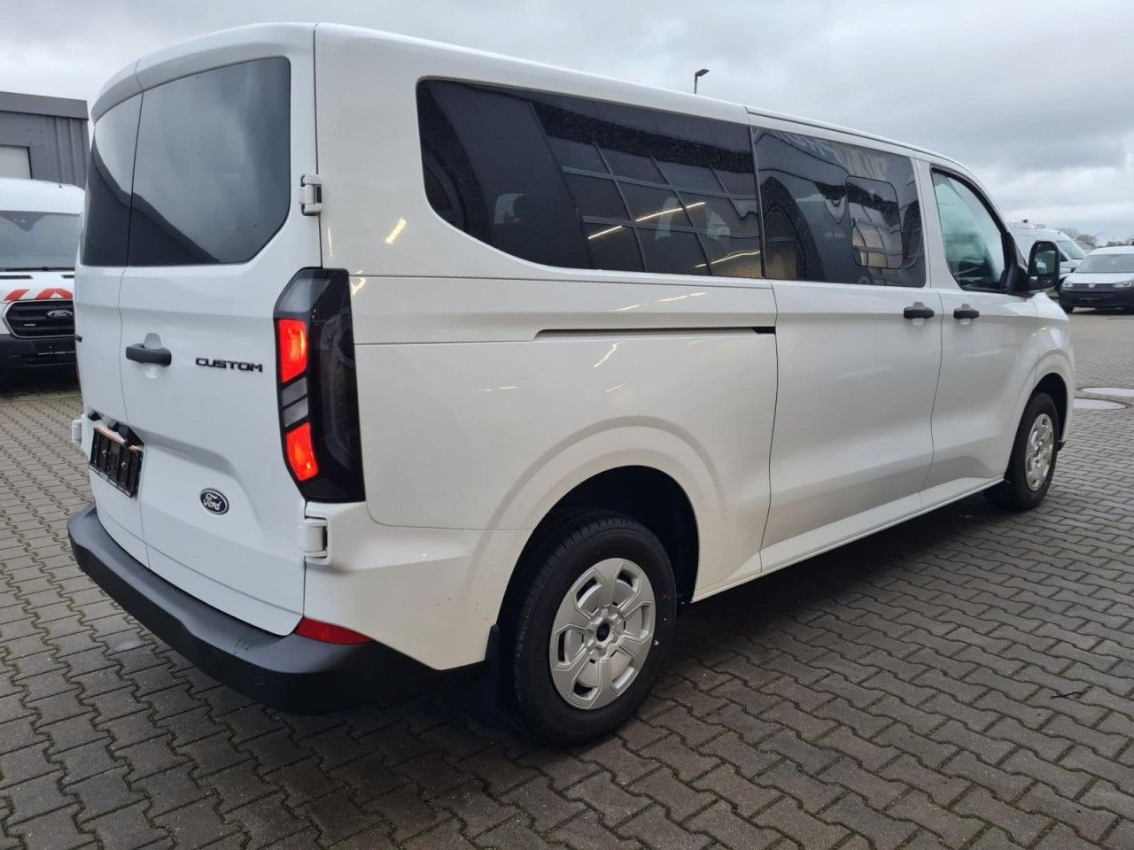 Ford Transit Custom Kombi 320 L2 Trend 9 Sitze KAMERA - Osobní auto: obrázek 4 Ford Transit Custom Kombi 320 L2 Trend 9 Sitze KAMERA - Osobní auto: obrázek 4