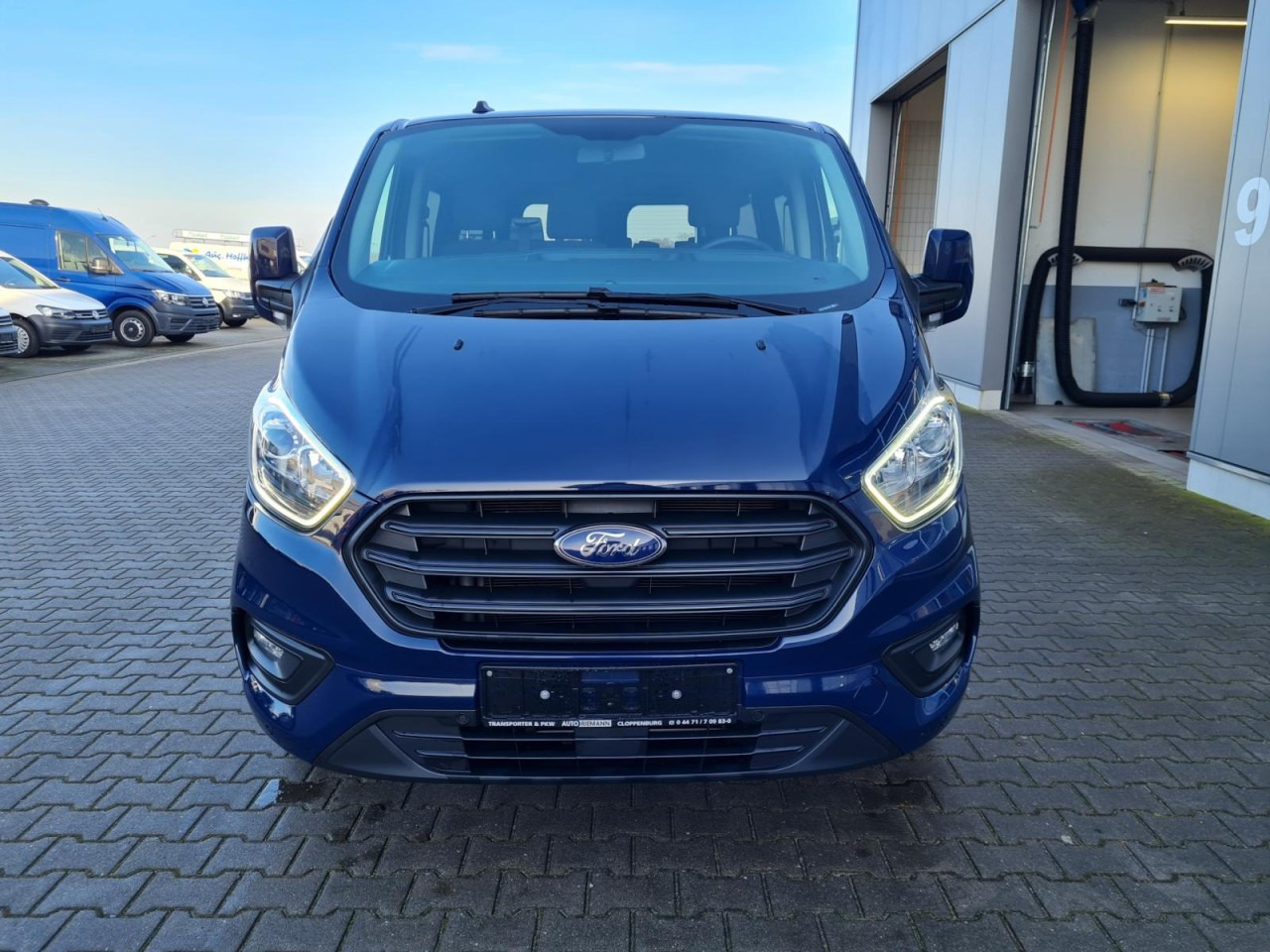 Ford Transit Custom Kombi 320 L2 Trend 9 Sitze PDC - Minibus, Mikrobus: obrázek 2 Ford Transit Custom Kombi 320 L2 Trend 9 Sitze PDC - Minibus, Mikrobus: obrázek 2