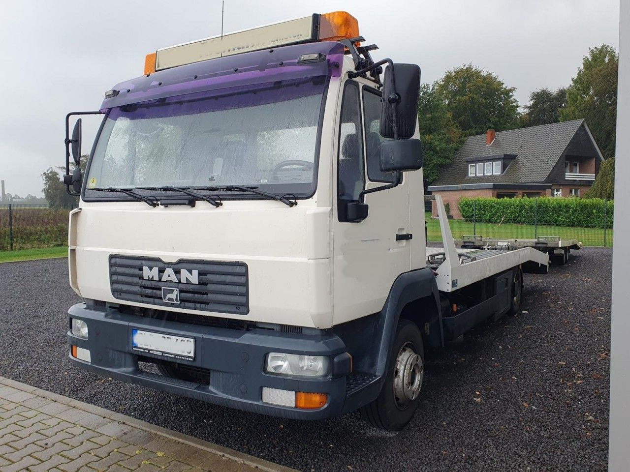 MAN LE 8.180 Autotransporter evtl. mit Anhänger - Přepravník automobilů: obrázek 2 MAN LE 8.180 Autotransporter evtl. mit Anhänger - Přepravník automobilů: obrázek 2