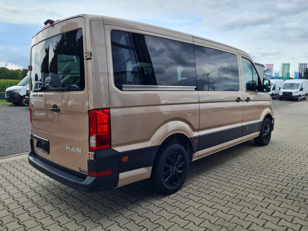 MAN TGE 3.180 TDi Kombi 9 Sitzer LED LM KAMERA Sonde - Mikrobus: obrázek 4 MAN TGE 3.180 TDi Kombi 9 Sitzer LED LM KAMERA Sonde - Mikrobus: obrázek 4