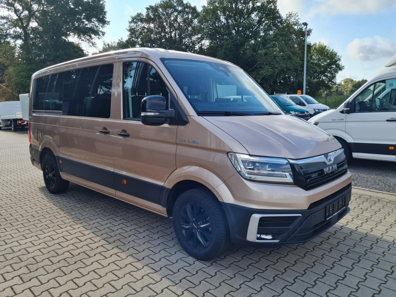 Man TGE 3.180 TDi Kombi 9 Sitze ALU KAMERA LED LEDER Sonderumbau - Minibus, Mikrobus: obrázek 3 Man TGE 3.180 TDi Kombi 9 Sitze ALU KAMERA LED LEDER Sonderumbau - Minibus, Mikrobus: obrázek 3