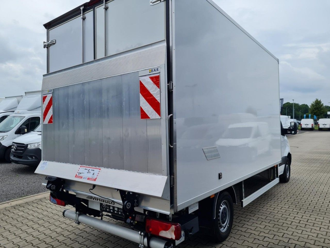 Mercedes-Benz Sprinter 315 CDI Koffer LBW RWD KLIMA TEMPOMAT - Dodávka skřín: obrázek 4 Mercedes-Benz Sprinter 315 CDI Koffer LBW RWD KLIMA TEMPOMAT - Dodávka skřín: obrázek 4
