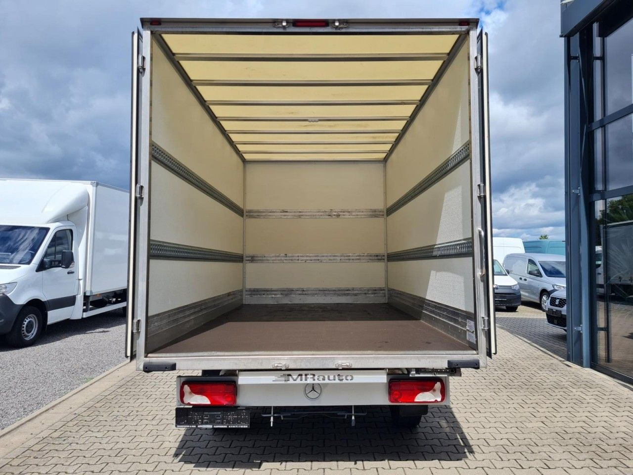 Mercedes-Benz Sprinter 315 CDI Möbel Koffer RWD KLIMA TEMPOMAT - Dodávka skřín: obrázek 5 Mercedes-Benz Sprinter 315 CDI Möbel Koffer RWD KLIMA TEMPOMAT - Dodávka skřín: obrázek 5
