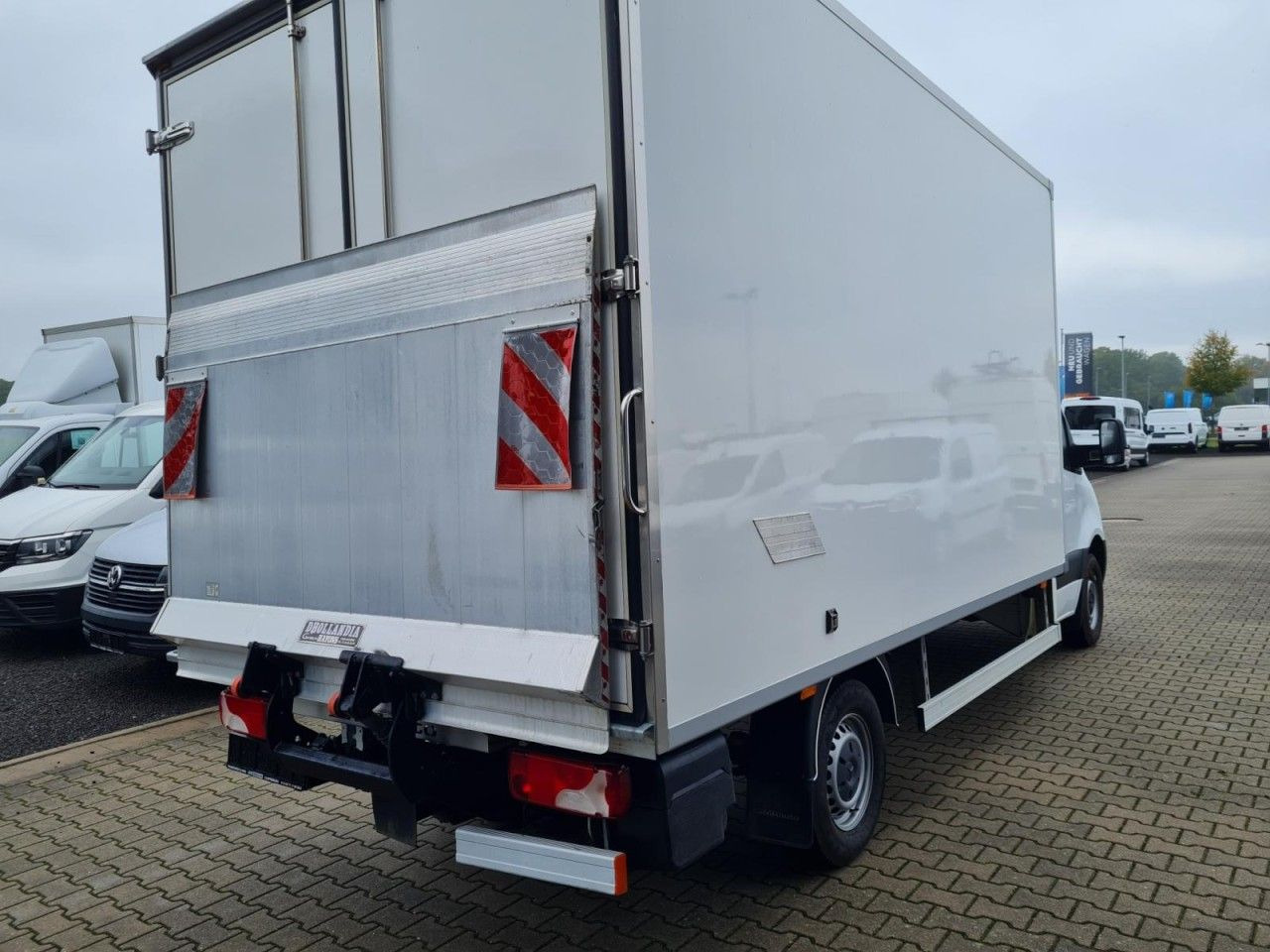 Mercedes-Benz Sprinter 315 RWD Möbel Koffer LBW KLIMA TEMPOMAT - Dodávka skřín: obrázek 4 Mercedes-Benz Sprinter 315 RWD Möbel Koffer LBW KLIMA TEMPOMAT - Dodávka skřín: obrázek 4