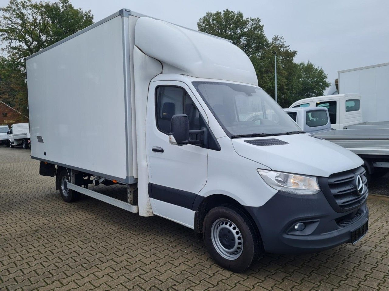 Mercedes-Benz Sprinter 315 RWD Möbel Koffer LBW KLIMA TEMPOMAT - Dodávka skřín: obrázek 3 Mercedes-Benz Sprinter 315 RWD Möbel Koffer LBW KLIMA TEMPOMAT - Dodávka skřín: obrázek 3