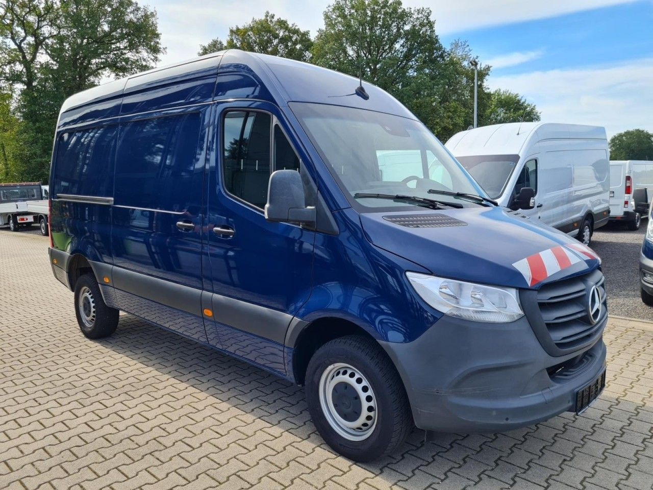Mercedes-Benz Sprinter 316 Kasten CDI MR RWD AHK MBUX KAMERA - Furgon: obrázek 3 Mercedes-Benz Sprinter 316 Kasten CDI MR RWD AHK MBUX KAMERA - Furgon: obrázek 3