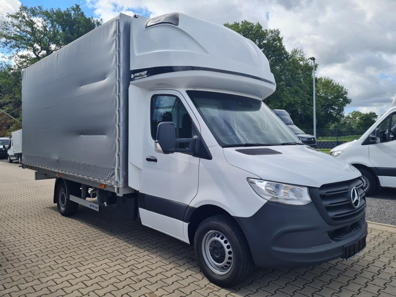 Mercedes-Benz Sprinter 317 CDI Pritsche Plane Schlafkab. RWD - Plachtová dodávka: obrázek 3 Mercedes-Benz Sprinter 317 CDI Pritsche Plane Schlafkab. RWD - Plachtová dodávka: obrázek 3