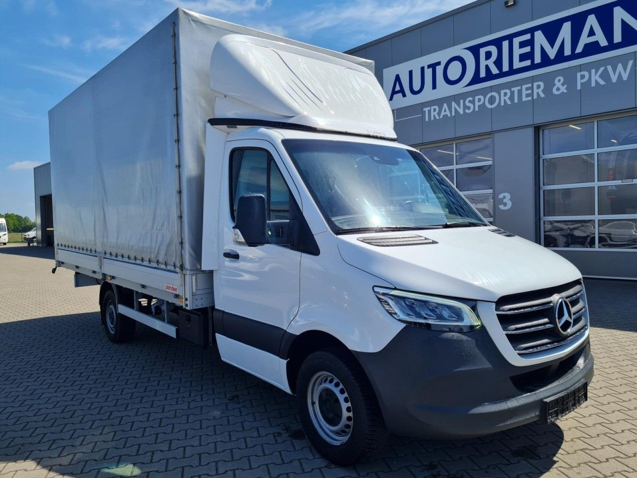 Mercedes-Benz Sprinter 317 Pritsche Plane 10 Pal. RWD LED - Plachtová dodávka: obrázek 3 Mercedes-Benz Sprinter 317 Pritsche Plane 10 Pal. RWD LED - Plachtová dodávka: obrázek 3