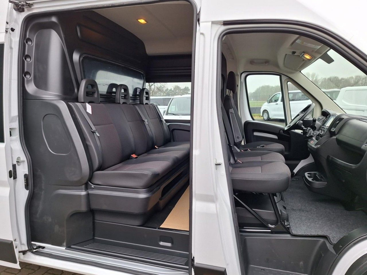 Opel Movano 35 Kasten L4 Doka 6-Sitze verstärkt PDC T - Furgon, Dodávka s dvojitou kabinou: obrázek 4 Opel Movano 35 Kasten L4 Doka 6-Sitze verstärkt PDC T - Furgon, Dodávka s dvojitou kabinou: obrázek 4