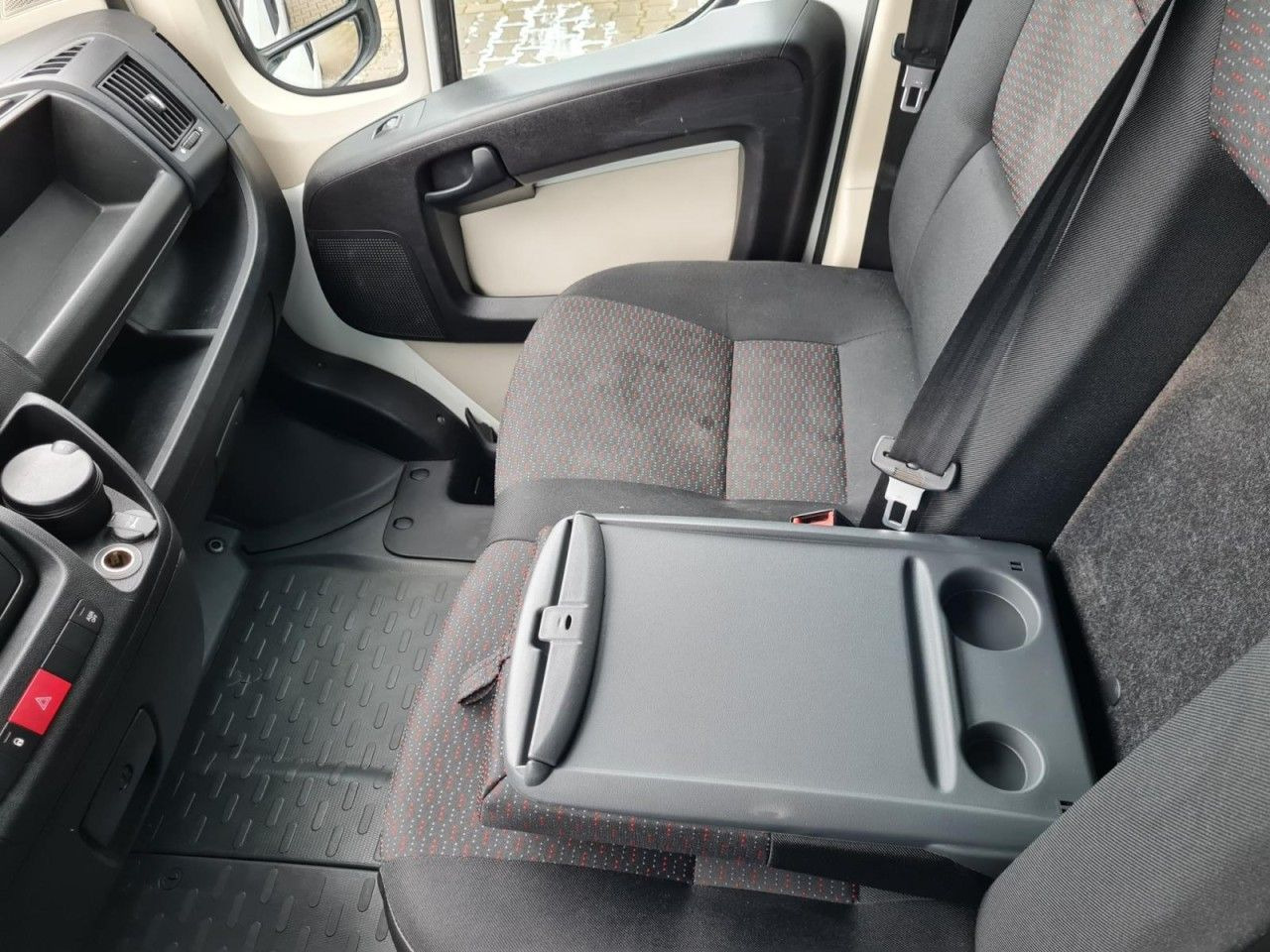 Malá dodávka, Dodávka s dvojitou kabinou Peugeot Boxer Kasten L3H2 Doka 6-Sitze AHK PDC KLIMA: obrázek 15