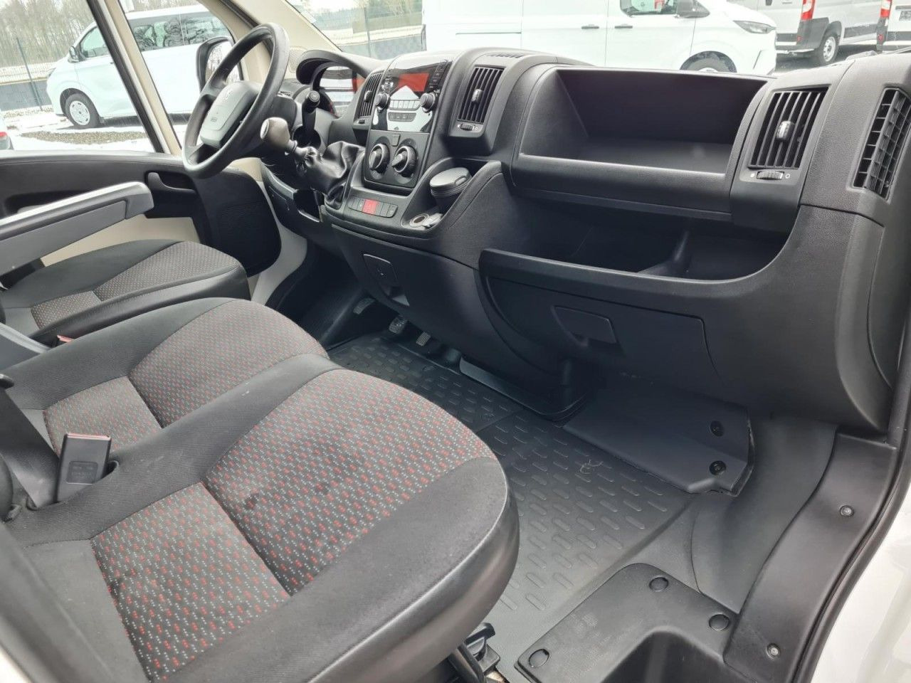 Malá dodávka, Dodávka s dvojitou kabinou Peugeot Boxer Kasten L3H2 Doka 6-Sitze AHK PDC KLIMA: obrázek 13