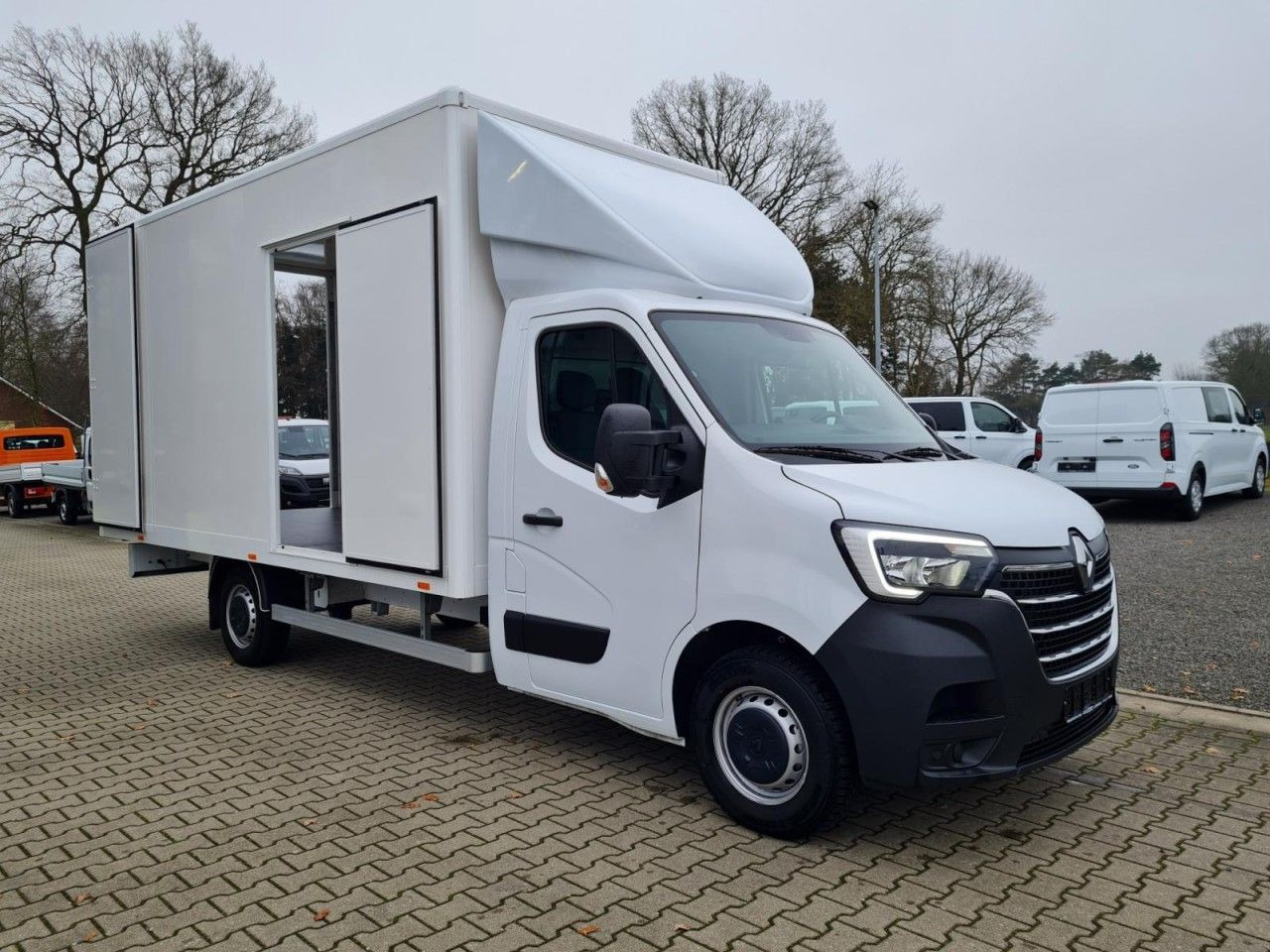 Renault Master 3,5t Koffer dCi 165 mit 10 Pal. Plätze - Dodávka skřín: obrázek 4 Renault Master 3,5t Koffer dCi 165 mit 10 Pal. Plätze - Dodávka skřín: obrázek 4