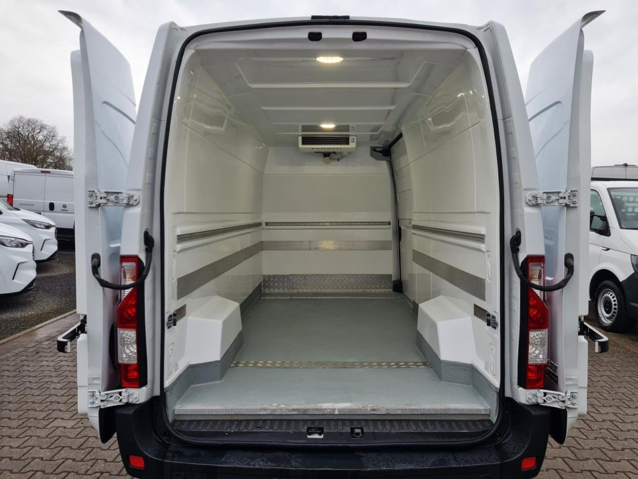 Renault Master 3.5t Kühlkasten L3H2 Stand+Fahrkühlung ER - Chladící dodávka: obrázek 5 Renault Master 3.5t Kühlkasten L3H2 Stand+Fahrkühlung ER - Chladící dodávka: obrázek 5