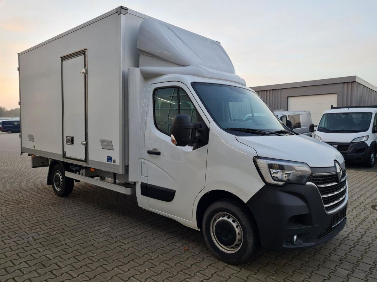 Renault Master 3.5t Möbel Koffer KLIMA LUFTFEDERUNG TEMP - Dodávka skřín: obrázek 3 Renault Master 3.5t Möbel Koffer KLIMA LUFTFEDERUNG TEMP - Dodávka skřín: obrázek 3